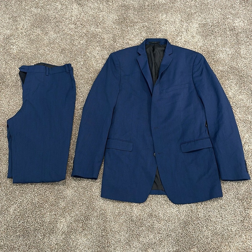 Macys Bar III slim fit blue suit
Jacket is a 44 Long
Pants are 36x34